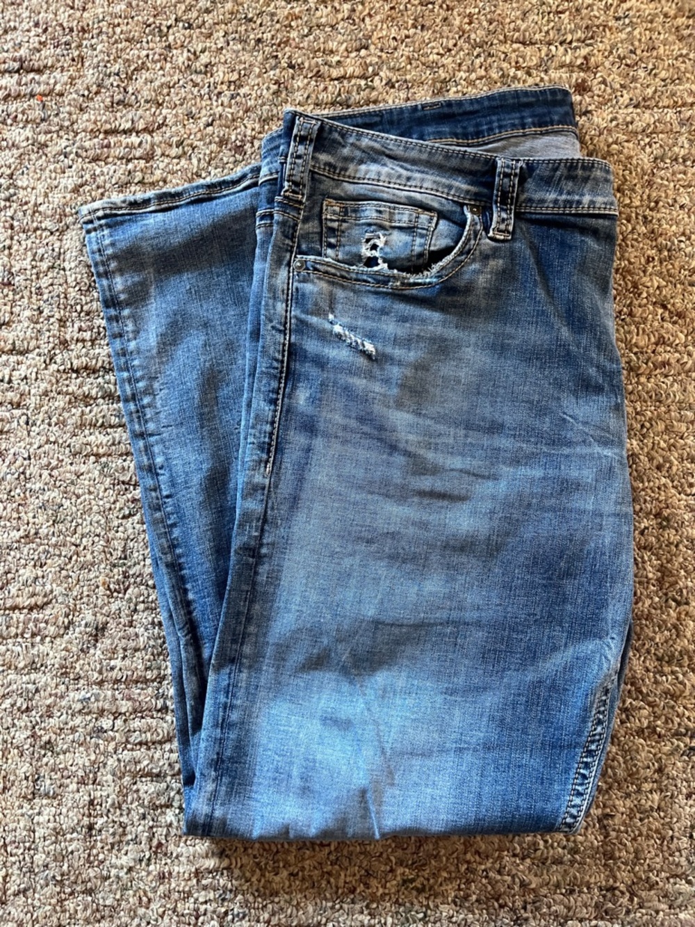 Silver Jeans Men's Relaxed Fit Light Blue Distressed Jeans